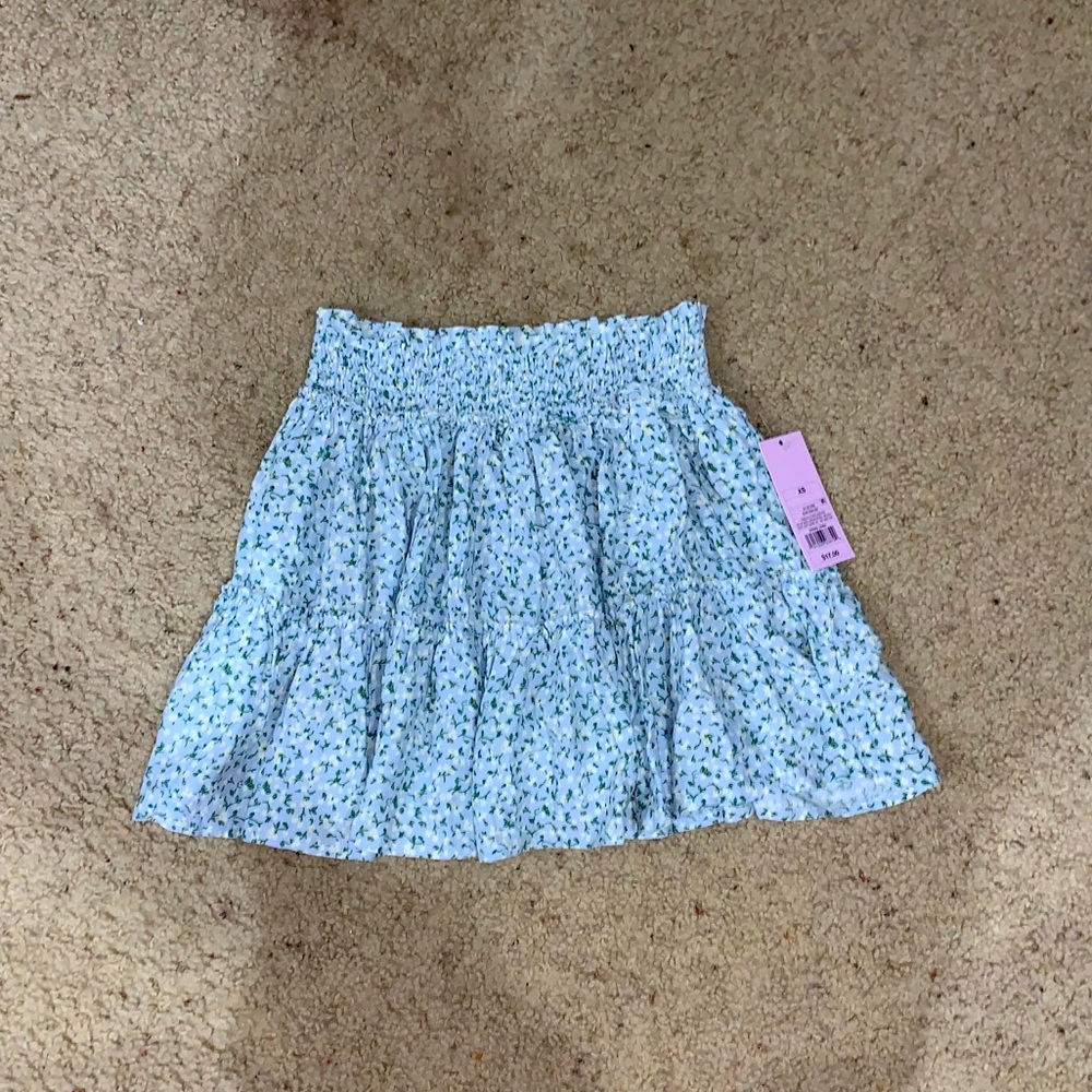 Mini flowy skirt